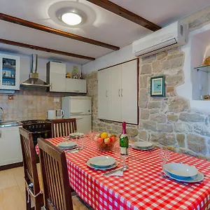 Apartment Tomo, Split